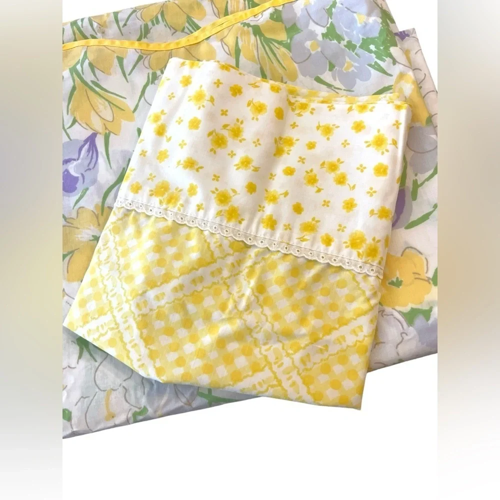 Vintage Wamsutta Floral Scalloped Flat Sheet and Springmaid Floral Standard Sham